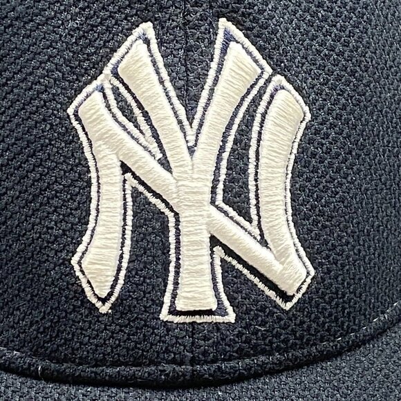 New York Yankees Ball Hat Cap Navy New Era Fitted Medium - Large MLB Baseball - Picture 2 of 11